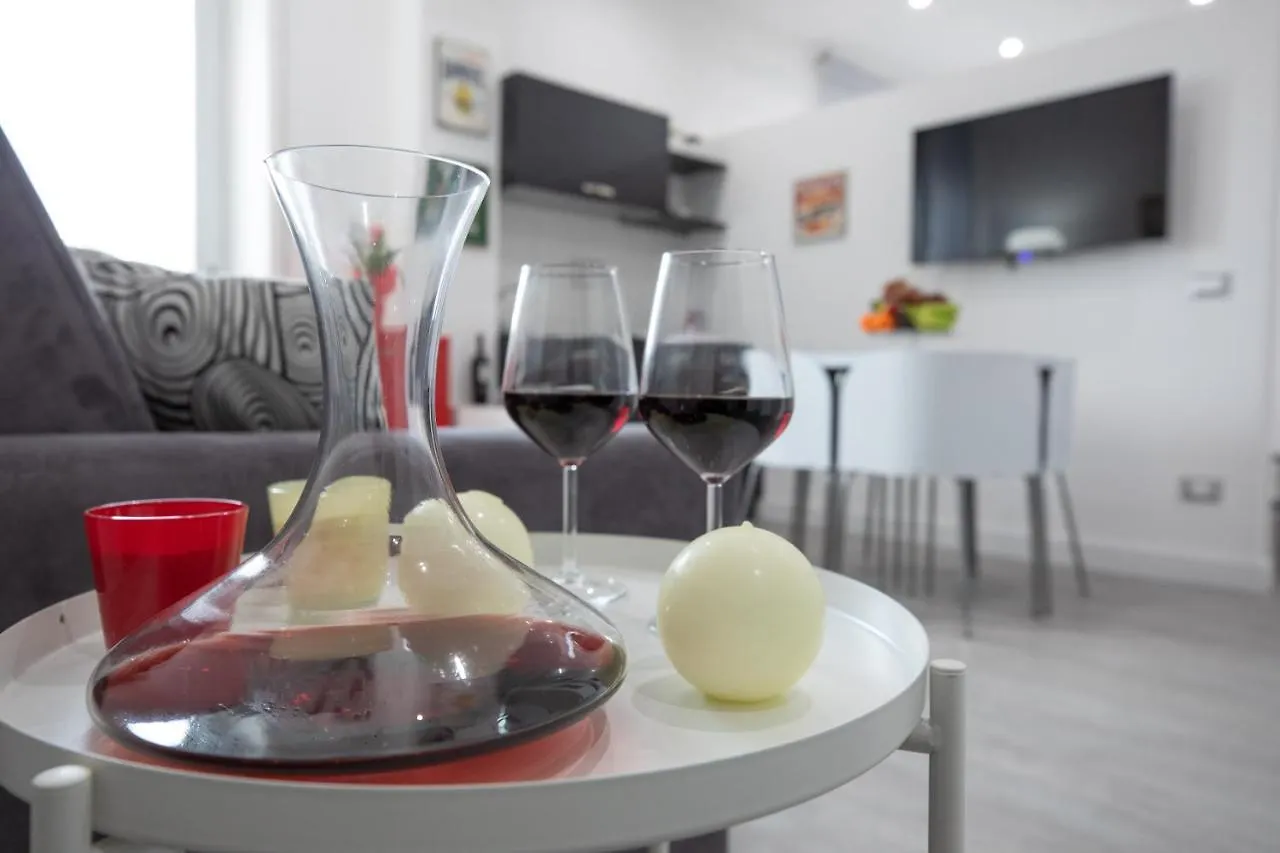 Napolidays Toledo Apartment By Dimorra  Neapel